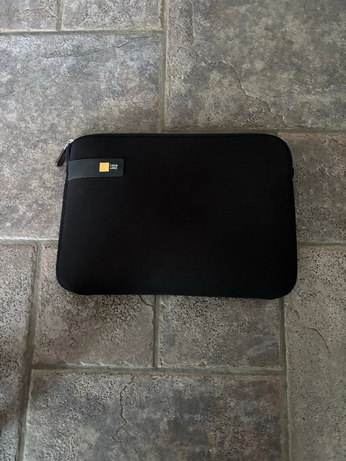 Case Logic Laptophoes 13-14 inch - Zwart, Computers en Software, Laptophoezen, Ophalen of Verzenden, 14 inch, Zo goed als nieuw
