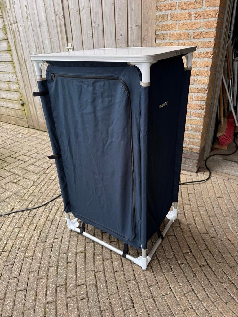 Camping kastje, Caravans en Kamperen, Kampeeraccessoires, Ophalen, Zo goed als nieuw