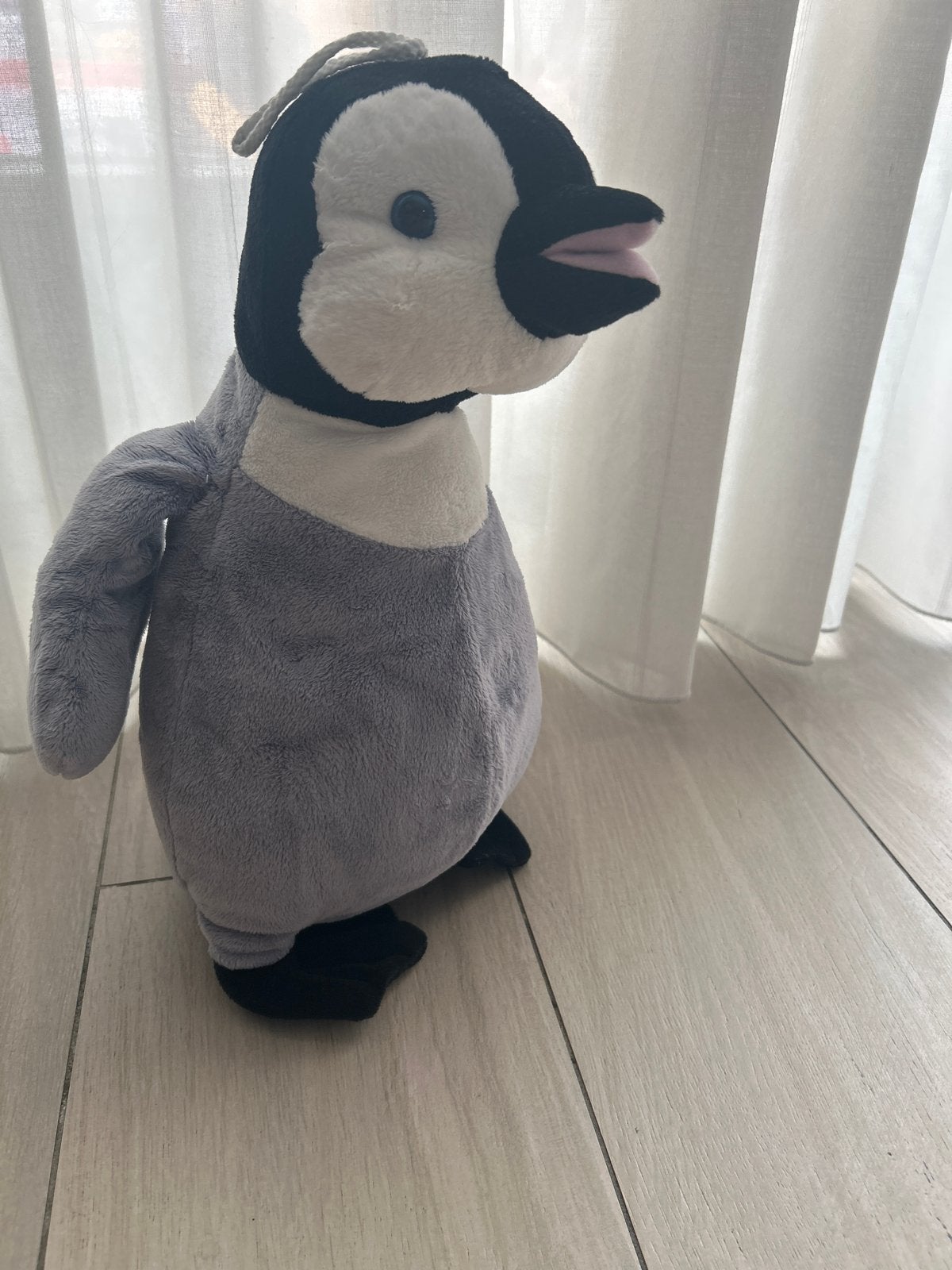 Leuke pinguïn knuffel met label, Pinguïn, Grijs, Ophalen of Verzenden, Middelgroot (20 tot 80 cm)