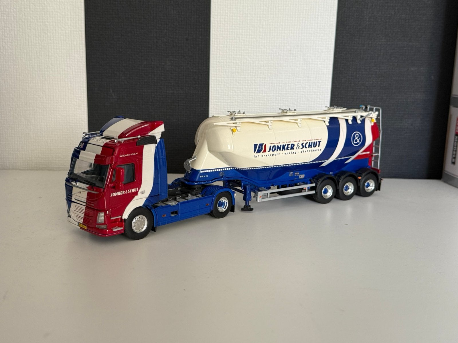 Wsi jonker & schut, Hobby en Vrije tijd, Modelauto's | 1:50, Ophalen of Verzenden, Zo goed als nieuw, Bus of Vrachtwagen, Wsi