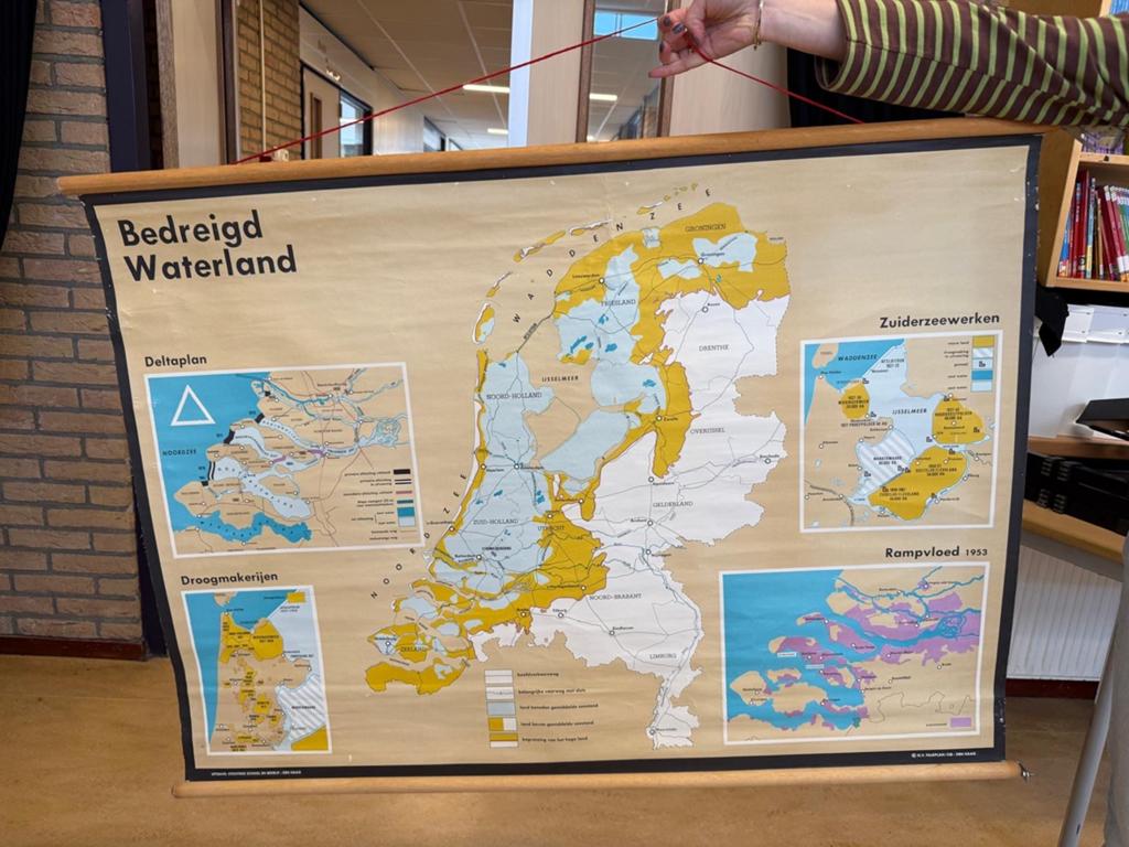 Vintage Schoolkaart: Bedreigd Waterland (Nederland), Boeken, Landkaart, 1800 tot 2000, Nederland, Ophalen