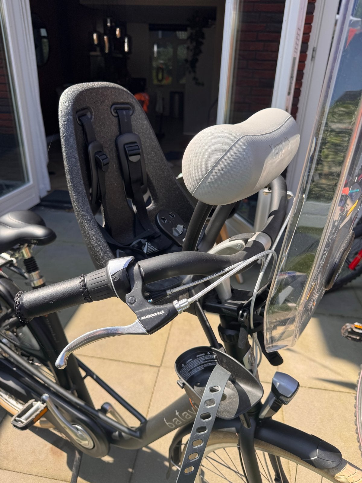 Thule Yepp Nexxt Mini Obsidian fietsstoel windscherm/kussen, Ophalen, Gebruikt, Voetsteuntjes, Voorzitje