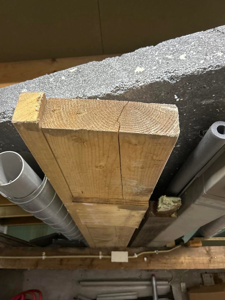 Vuren balk, ongeveer 3 meter lang, Doe-het-zelf en Verbouw, Hout en Planken, Ophalen, Gebruikt, Balk, Vuren