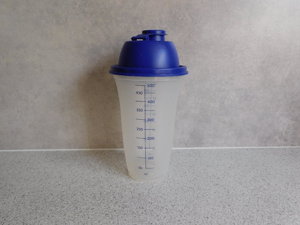 Tupperware Quick Shaker Blauw - 600 ml, 600 ml, Met deksel, Blauw, Ophalen of Verzenden
