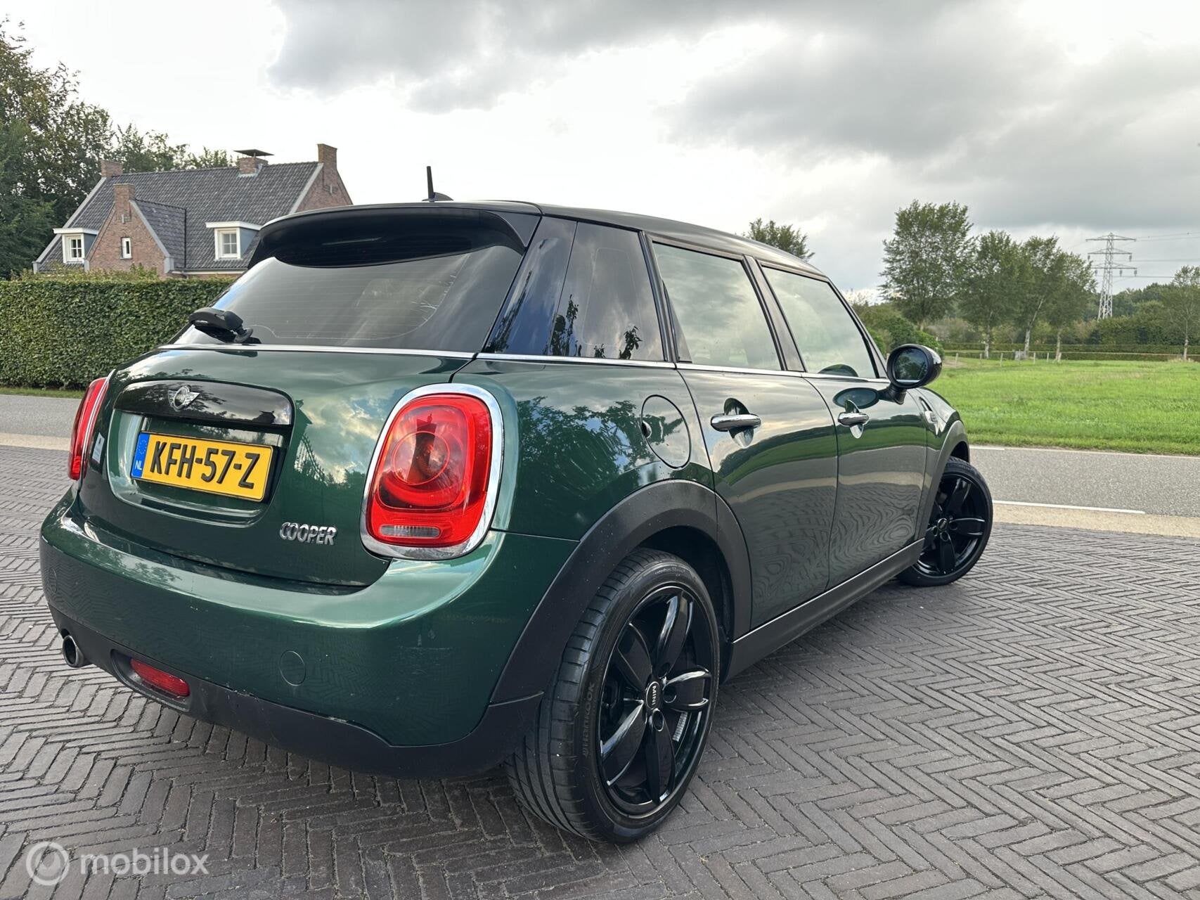 Mini Cooper 1.5 John Cooper Works Automaat Navi ACC LED✅, Dealer onderhouden, 136 pk, Gebruikt, Zwart