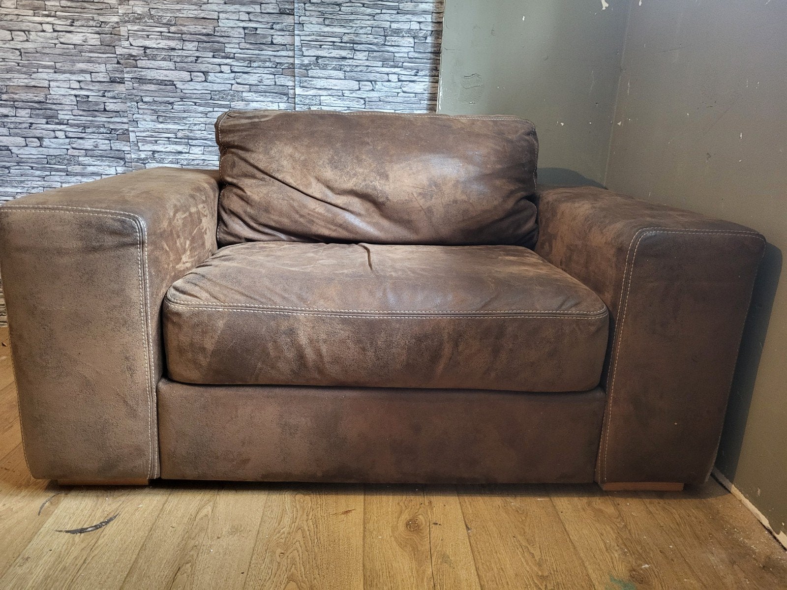 Comfortabele bruine leren loveseat/fauteuil, Ophalen, Gebruikt, 150 tot 200 cm, Tweepersoons