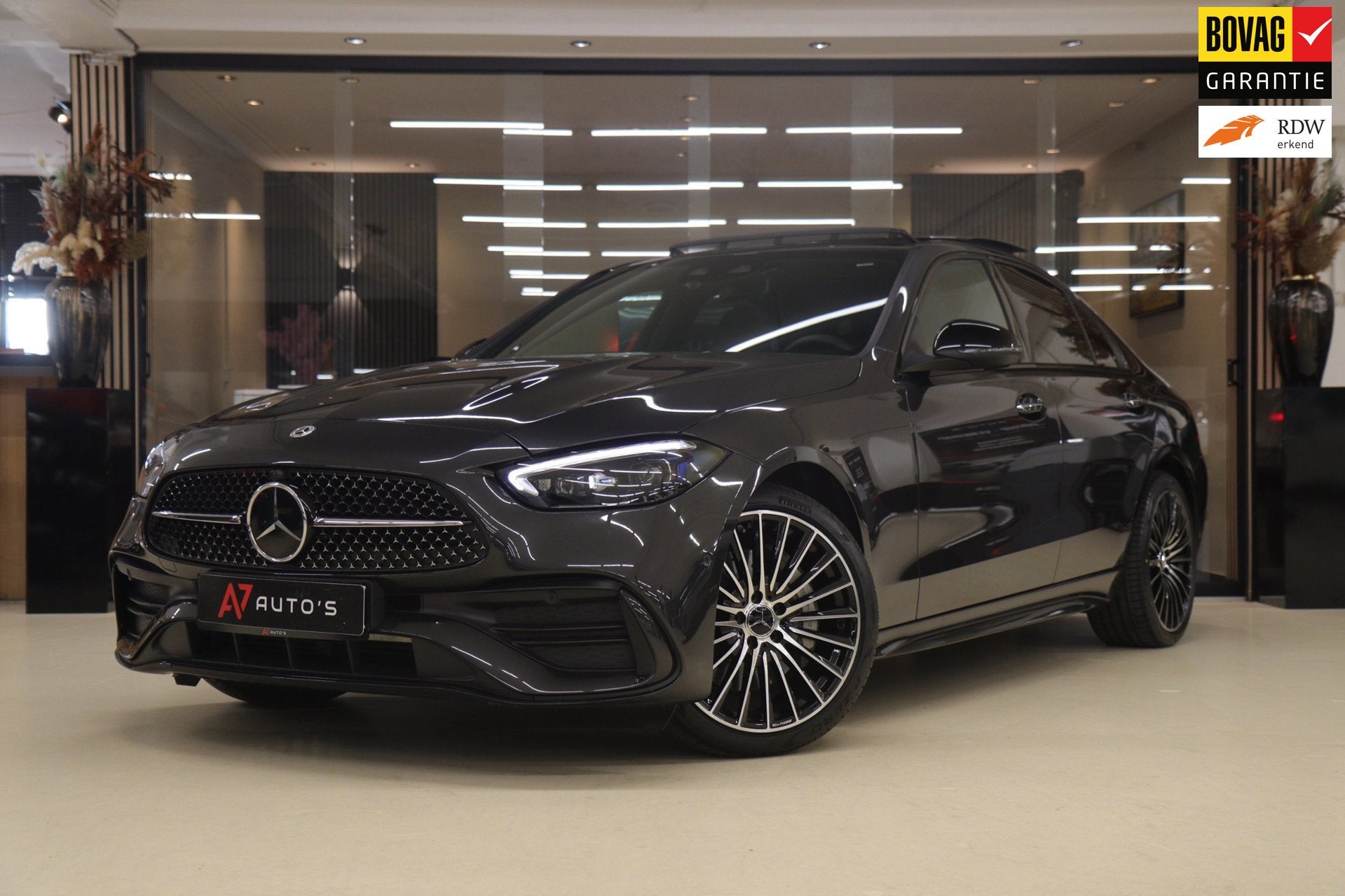 Mercedes-Benz C-klasse 300 E AMG Line / PANO/HUD/CARPLAY/SFE, Auto's, Automaat, Euro 6, 4 cilinders, 167 km/l