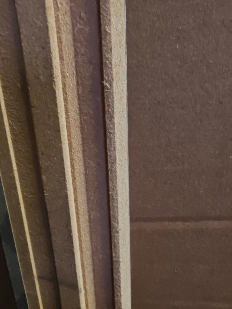 Mooie hoge folie plinten perfect overlakbaar met kabelgoot, Ophalen of Verzenden, Nieuw, Mdf, Plinten