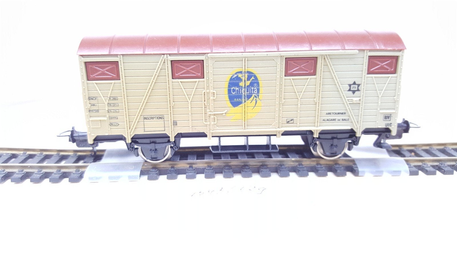 Lima H0 3106 SNCF  goederenwagen Chiquita 1975, Gelijkstroom, Wagon, Ophalen of Verzenden, Zo goed als nieuw
