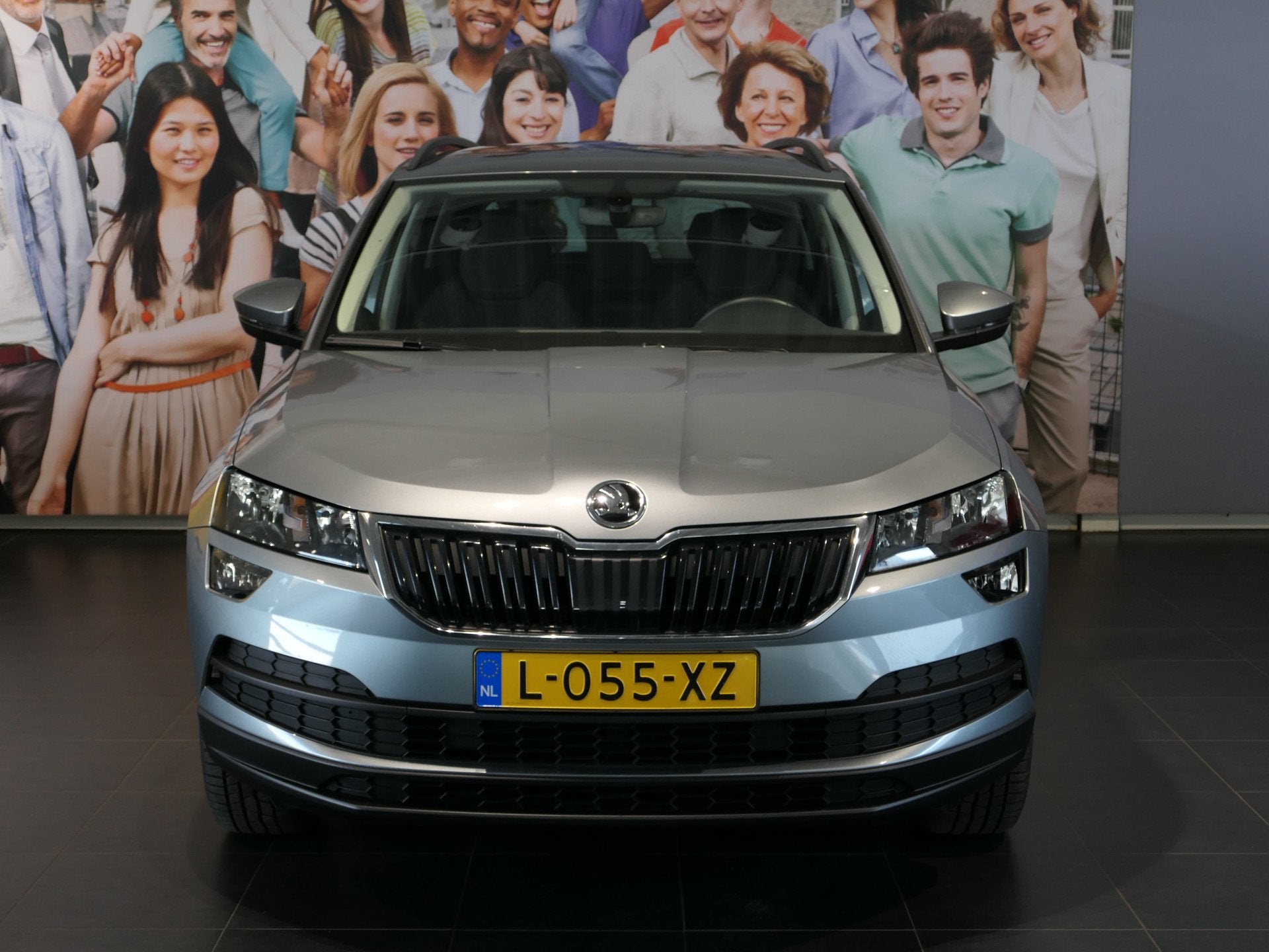 Skoda Karoq 1.0 TSI Business Edition - Occasion Lease vanaf, Auto's, Stof, Gebruikt, Handgeschakeld, Automatische klimaatregeling