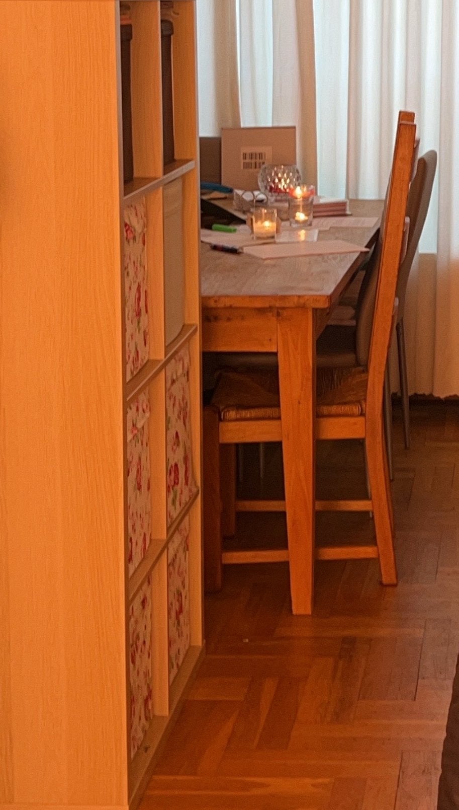 Echt houten eettafel met vier stoelen (meer foto’s volgen), Ophalen, Klassiek of tijdloos, Eikenhout, Zo goed als nieuw