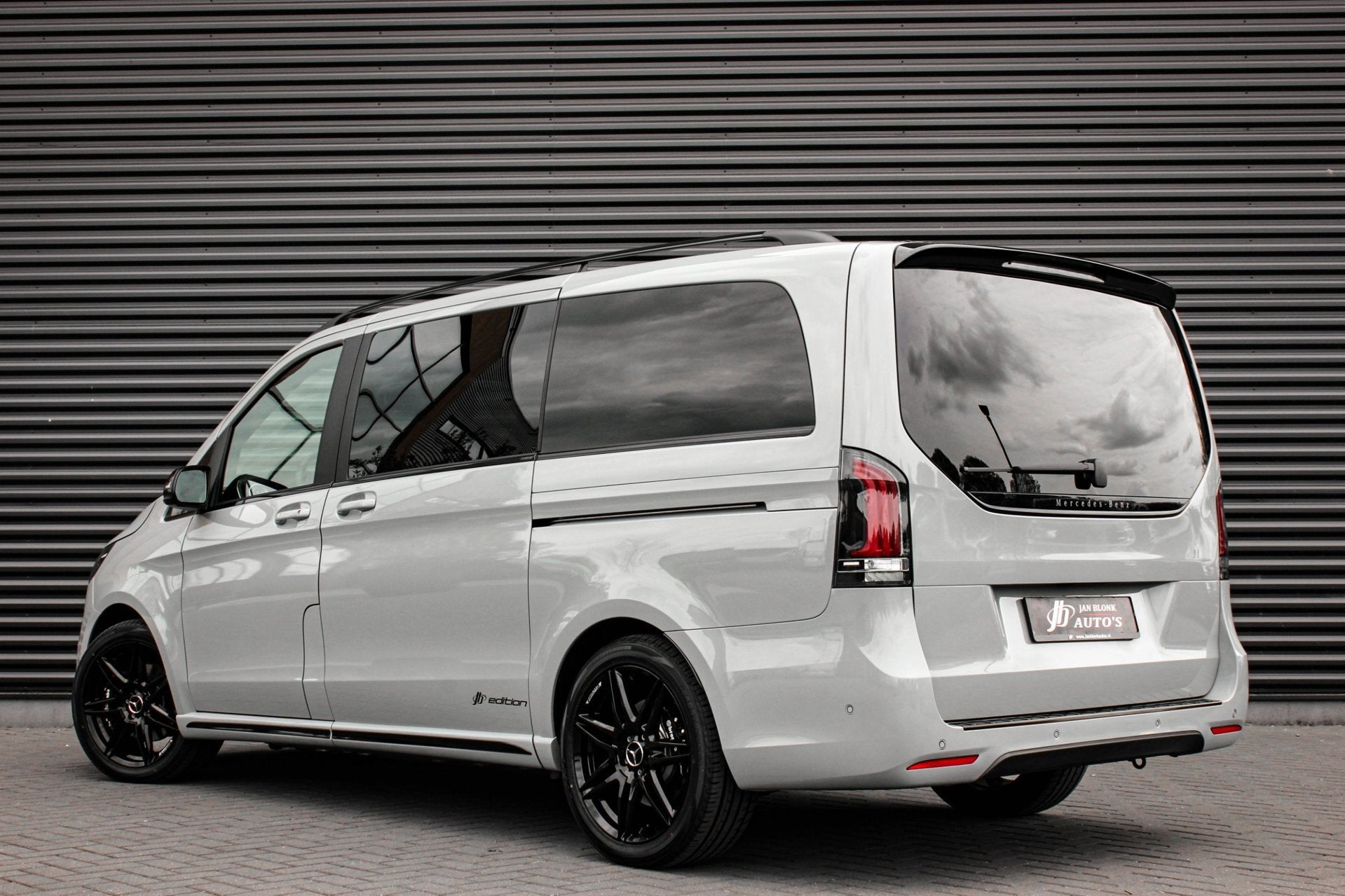 Mercedes-Benz EQV 300 AMG L2 90 kWh 2X ELEK.SCHUIFDEUREN / M, Gebruikt, Overige carrosserieën, 365 km, 7 stoelen