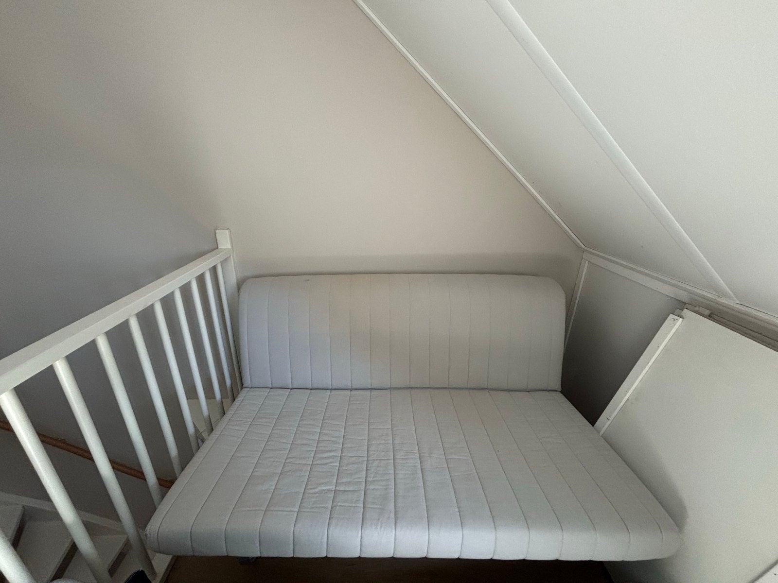 Comfortabele tweepersoons slaapbank, Huis en Inrichting, Slaapkamer | Slaapbanken, Ophalen, Gebruikt, Wit, Tweepersoons