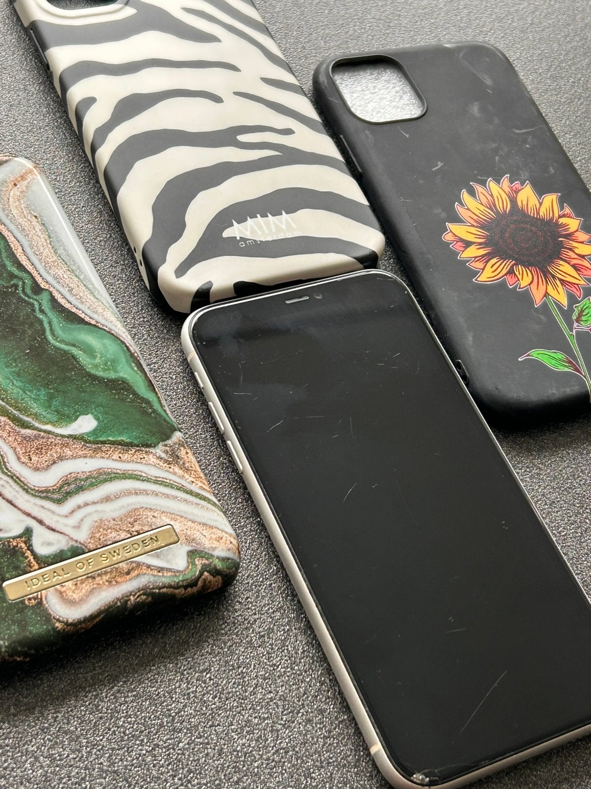 Iphone 11 wit met 3 hoesjes, Ophalen, IPhone 11, Gebruikt, Apple