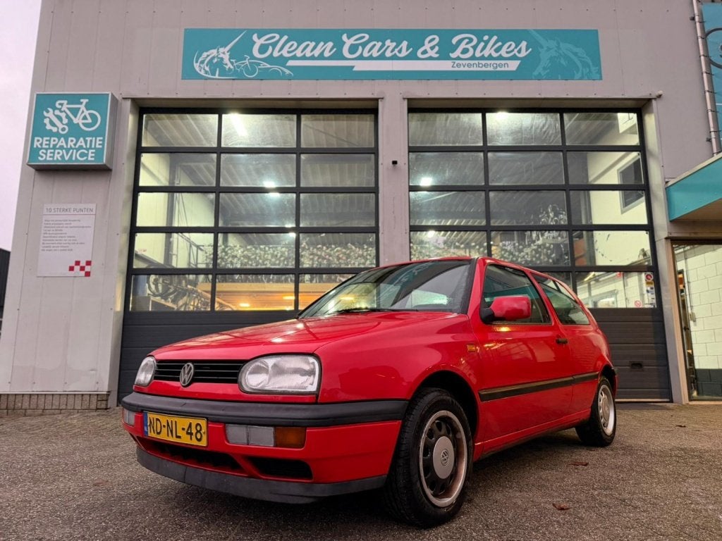 Volkswagen Golf 1.4 CL (bj 1995), Auto's, Oldtimers, Voorwielaandrijving, Origineel Nederlands, Bedrijf, Handgeschakeld