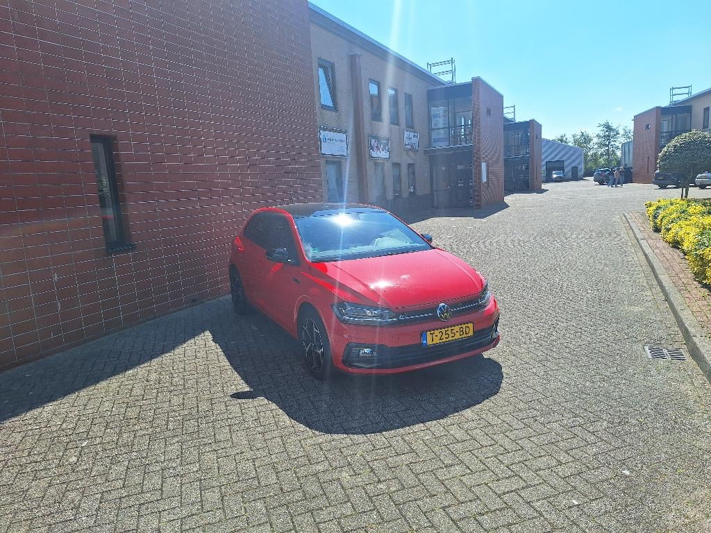 Volkswagen Polo 1.0 TSI 110pk Dsg-7 2021 Rood, Stof, 1100 kg, Polo, Hatchback