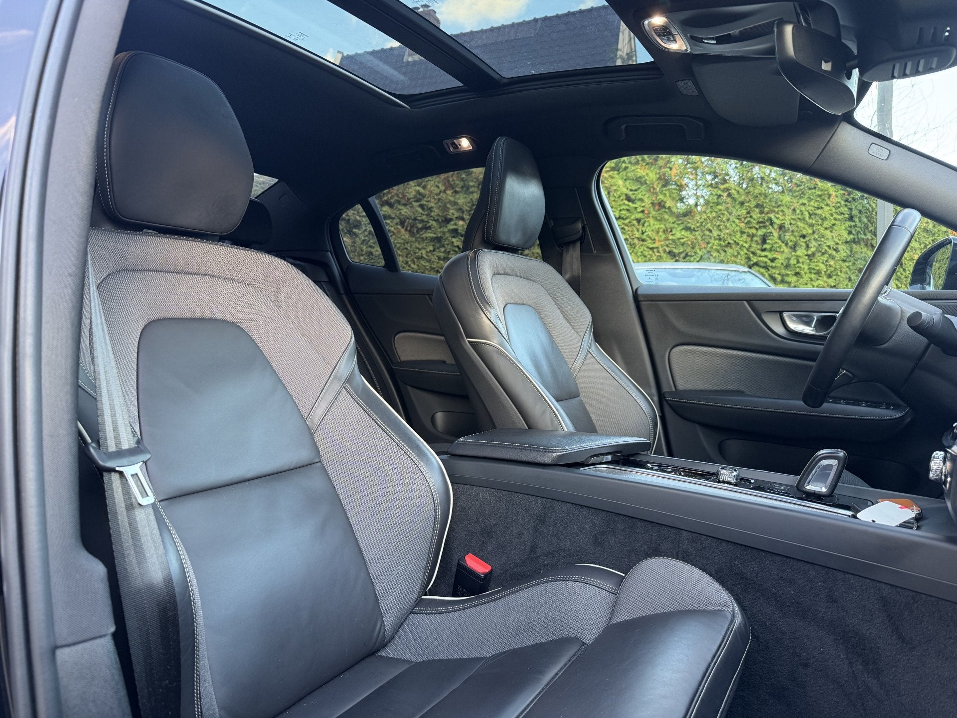Volvo S60 2.0 B4 Inscription Aut., Mild Hybrid | Lounge pack, Auto's, Euro 6, 4 cilinders, 1969 cc, Zwart