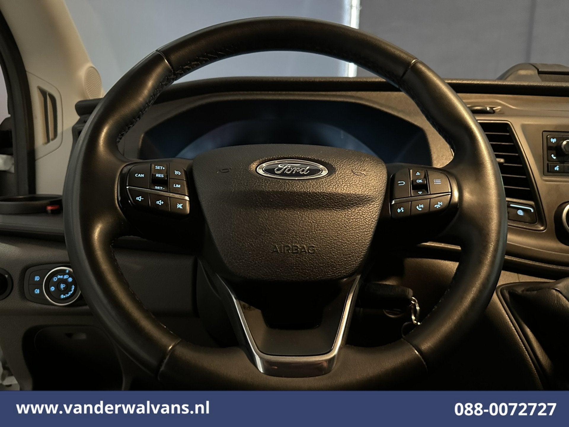 Ford Transit 2.0 TDCI 130pk Bakwagen Laadklep Euro6 Airco |, Auto's, Bestelauto's, Voorwielaandrijving, Dealer onderhouden, Stof
