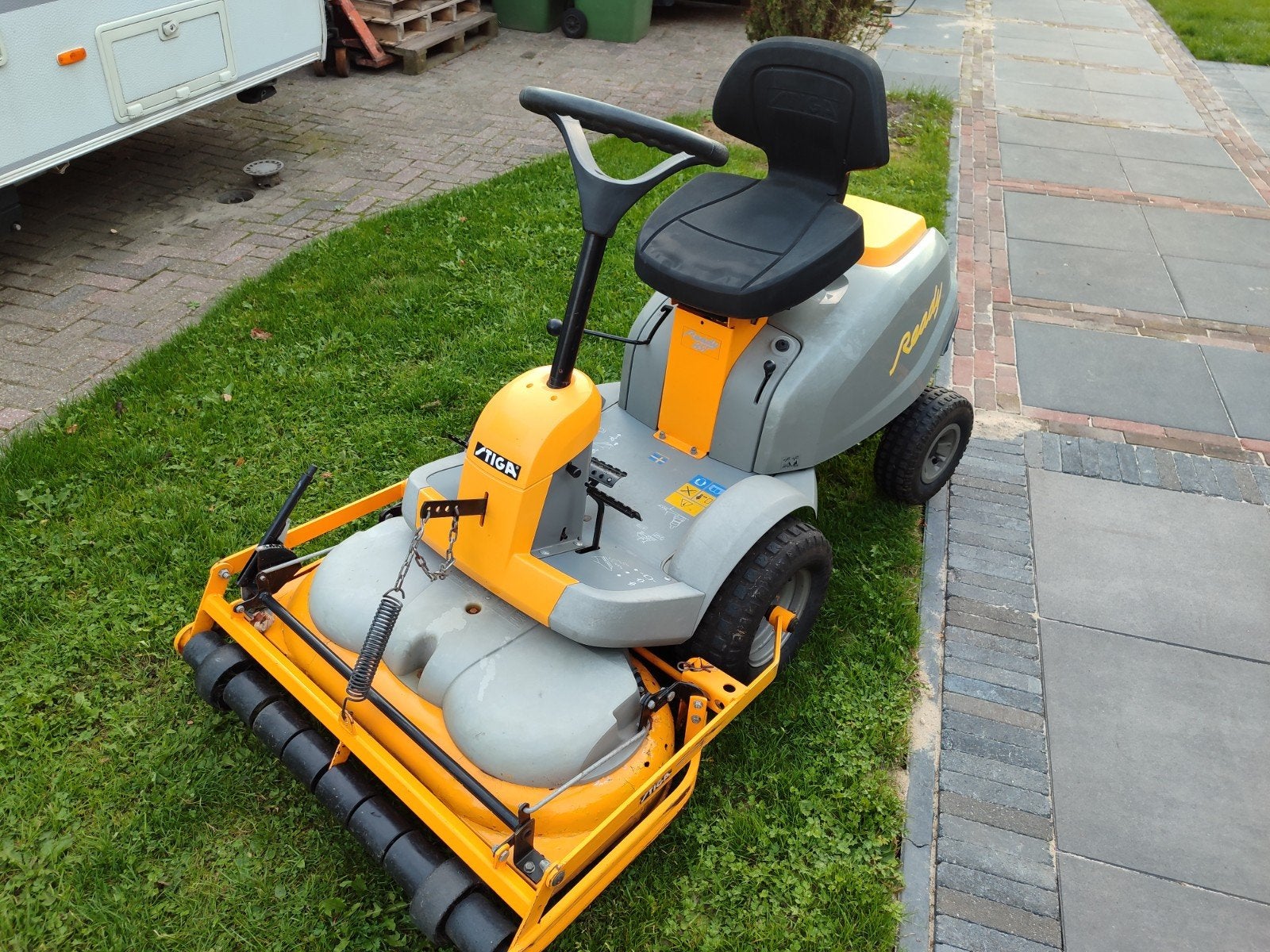 Stiga Ready Zitmaaier - Maaibreedte 85cm, Ophalen, Gebruikt, Stiga, Benzine-grasmaaier