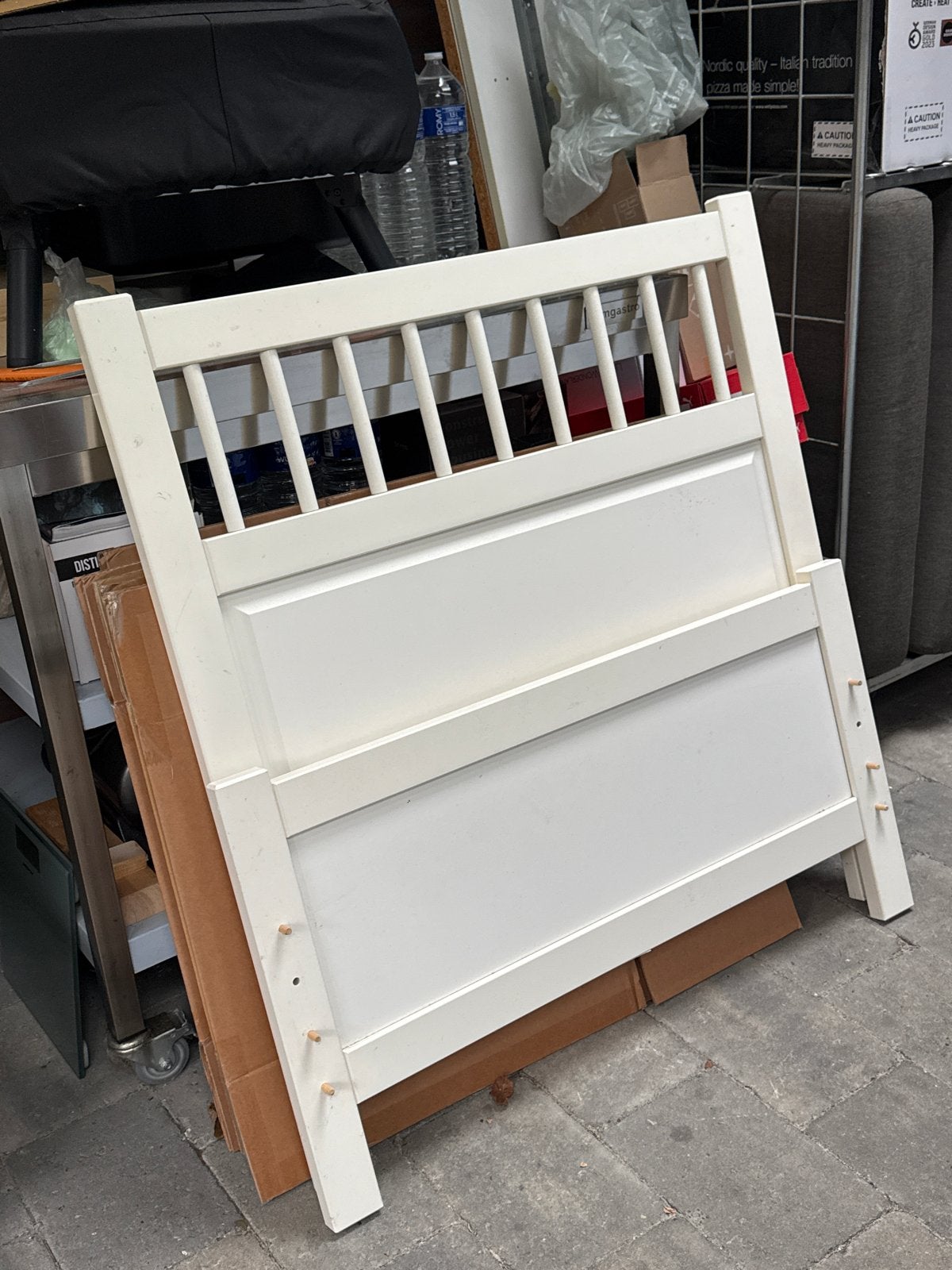 Wit houten bed - Eenpersoons  Ikea Hemnes, Ophalen, Eenpersoons, Ikea, Eindhoven