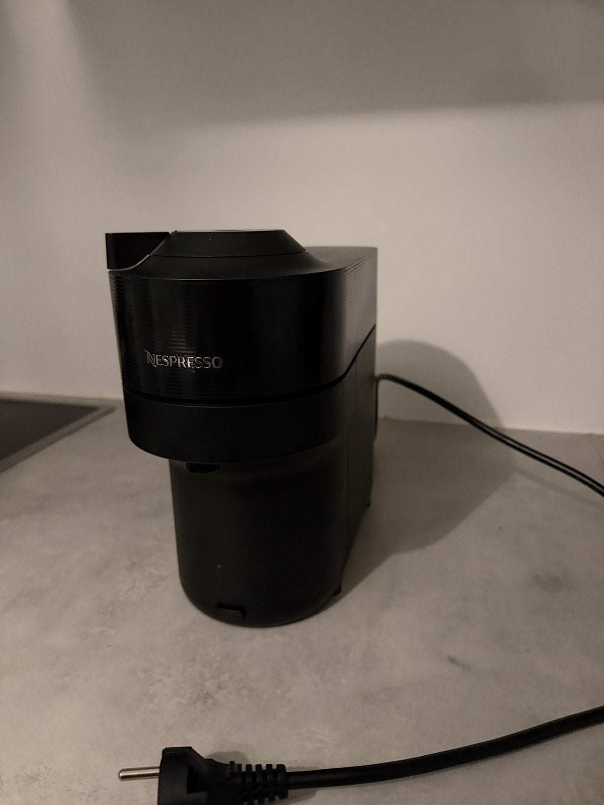 Nespresso Vertuo Pop Koffiemachine - Zwart, Koffiemachine, Ophalen of Verzenden, Zo goed als nieuw, 2 tot 4 kopjes