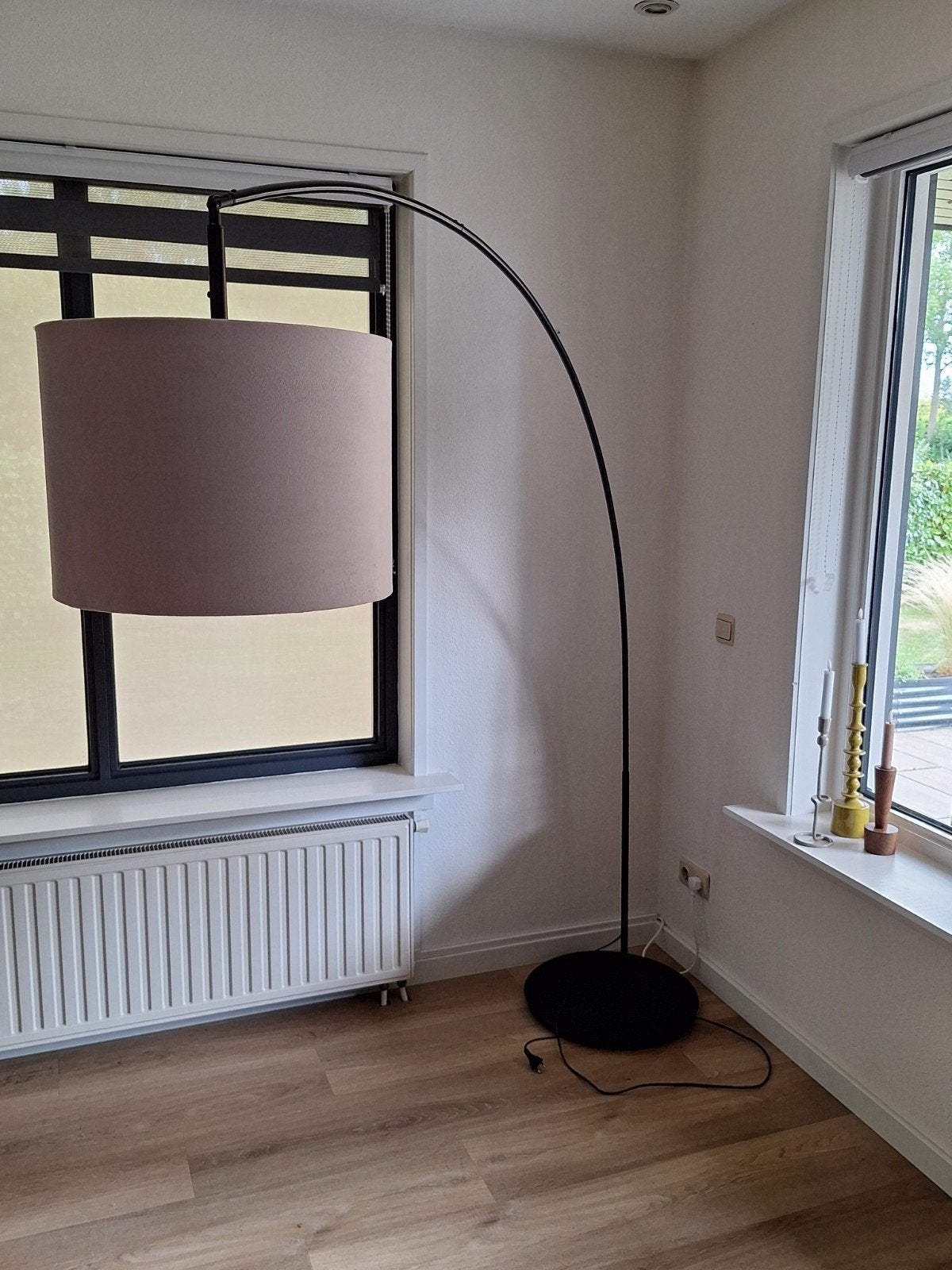 Ikea Booglamp Skaftet met roze velours kap en lichtbron, Ophalen, E27 (groot), Modern, 150 tot 200 cm