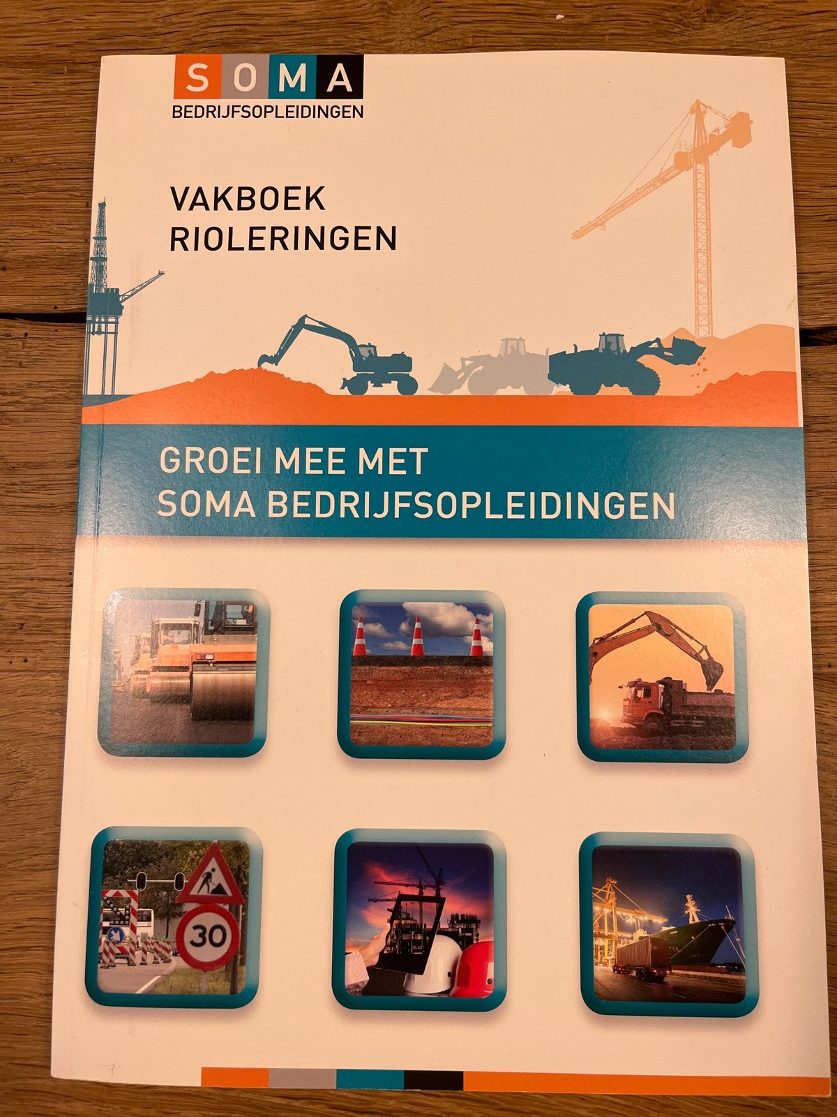 Vakboek Rioleringen - SOMA Bedrijfsopleidingen, Ophalen of Verzenden, Nieuw, Bouwkunde