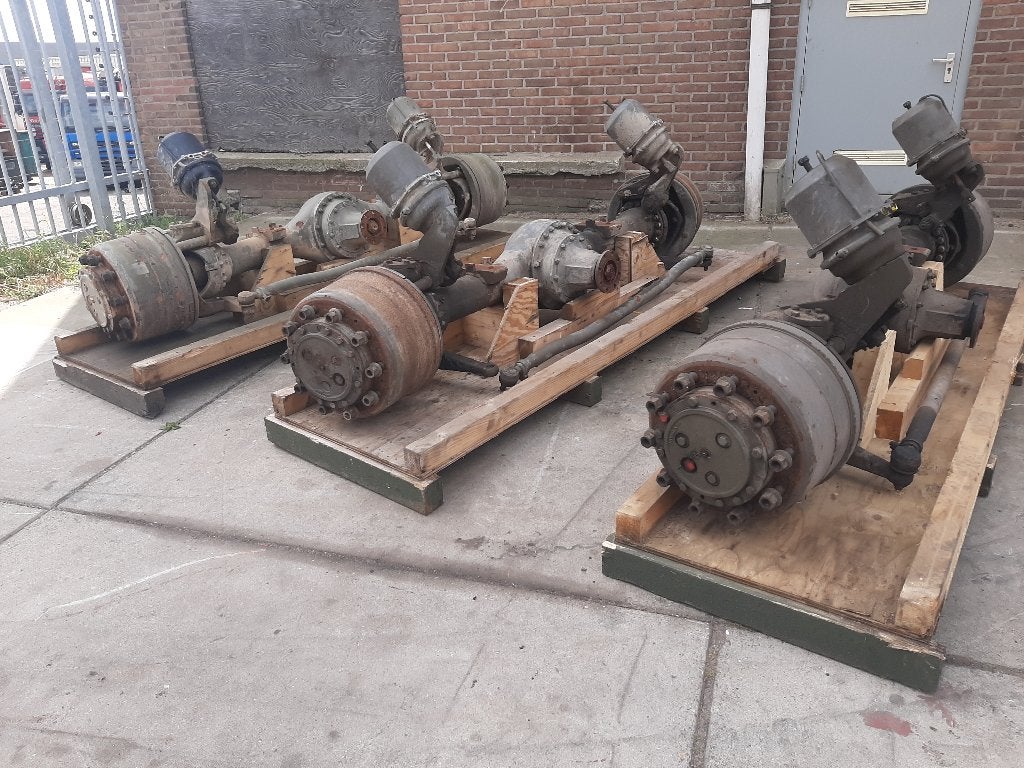 Daf 2300 assen + mercedes/man + ahw. koppeling + BPW assen, Ophalen, Gebruikt, DAF, Ophanging en Onderstel