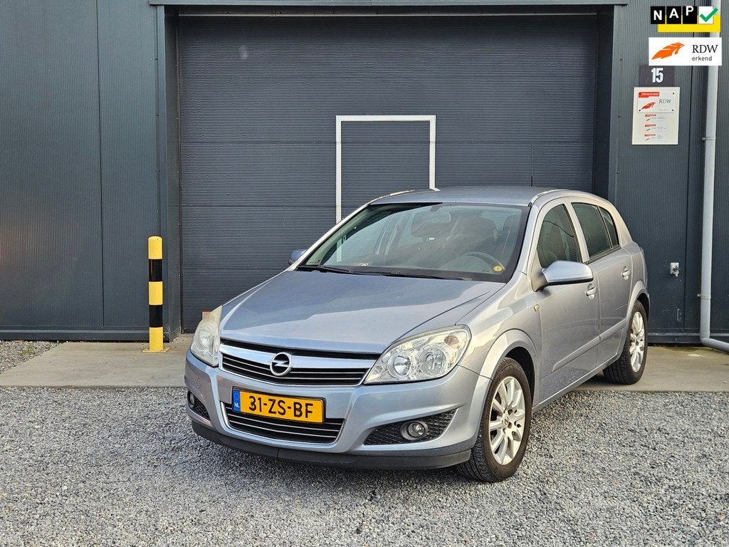 Opel Astra 1.6 Temptation, Voorwielaandrijving, Gebruikt, Zwart, 4 cilinders