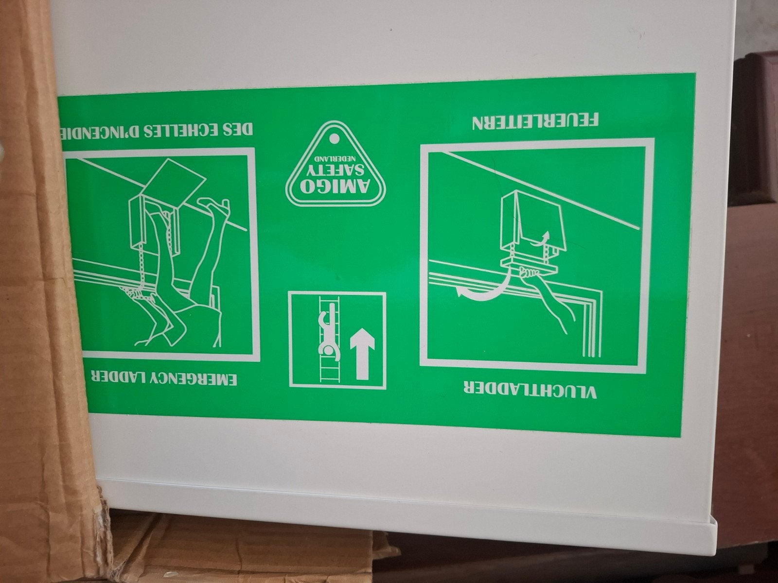 Amigo Safety Brandladder 3,70 mtr. Vluchtladder, Doe-het-zelf en Verbouw, Ladders en Trappen, Nieuw, Ladder, 2 tot 4 meter, Opvouwbaar of Inschuifbaar
