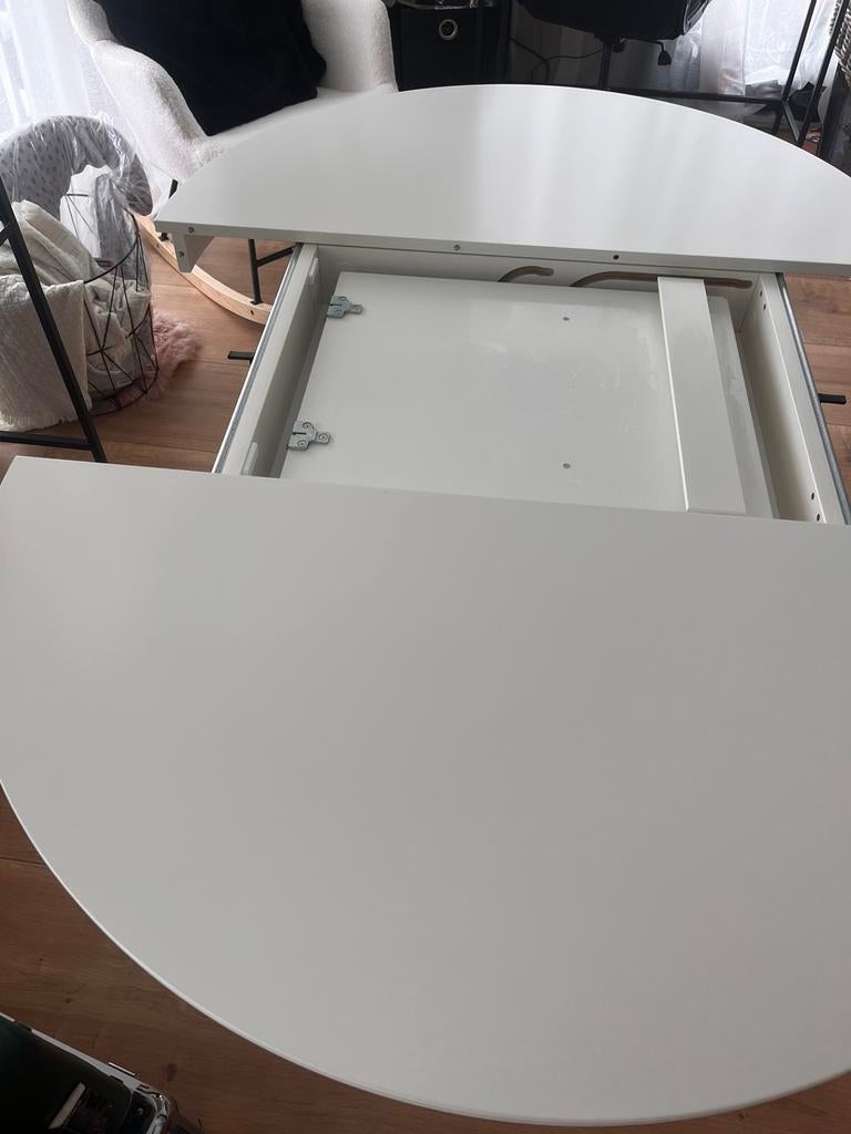 White Extendable Dining Table – Oval/round - like new, Ophalen, Zo goed als nieuw, Rechthoekig