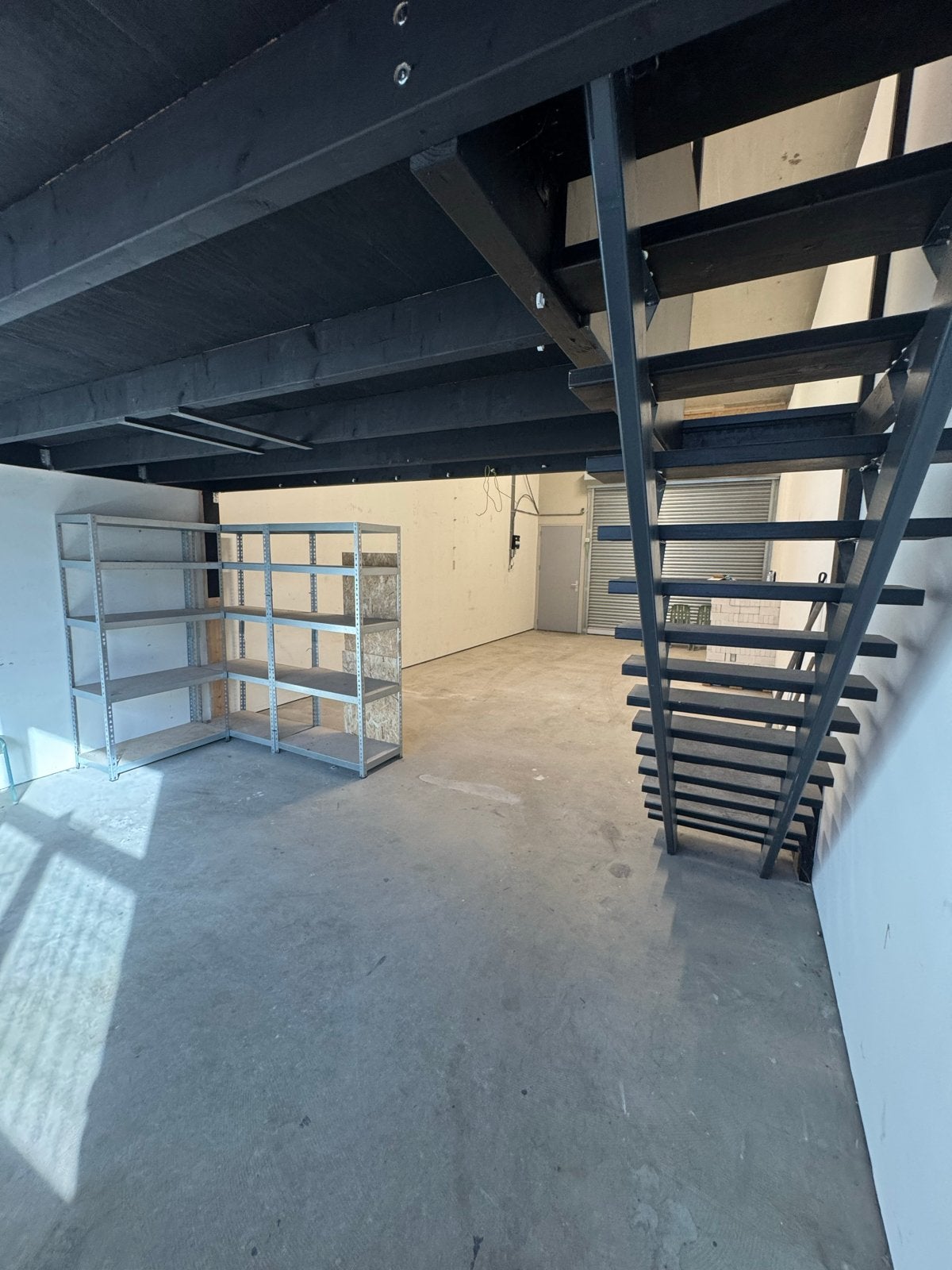 Flexibele Bedrijfsruimte met Kantoor/Opslag in Diemen 75 m2, Zakelijke goederen, 75 m², Huur, Bedrijfsruimte