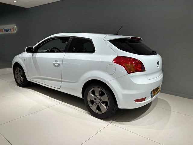 KIA Pro Cee D 1.4 CVVT PROCEED Se7en, Auto's, Kia, Stof, Gebruikt, Zwart, 4 cilinders