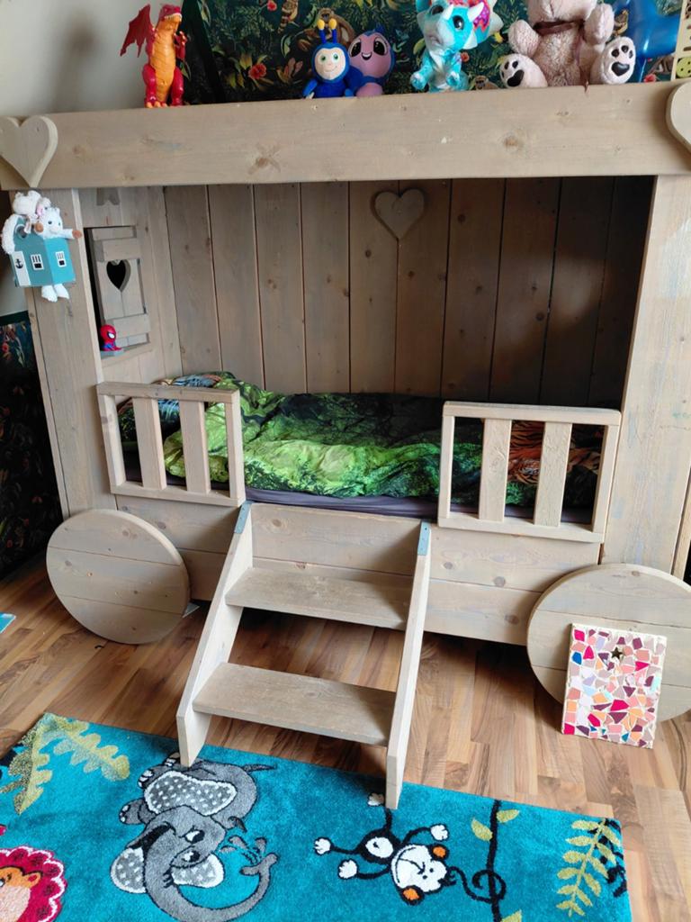 Stevig bed matrasmaat   90x200, Ophalen of Verzenden, Zo goed als nieuw, 180 cm of meer, 85 tot 100 cm