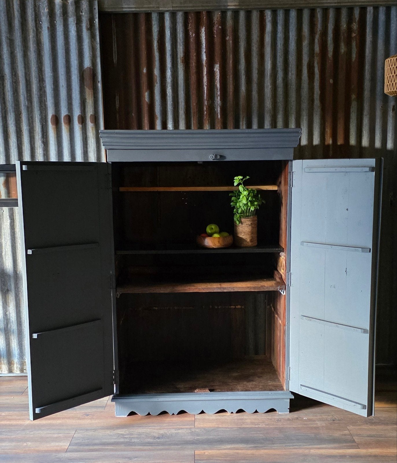 Stoere koloniale kast, Huis en Inrichting, Ophalen