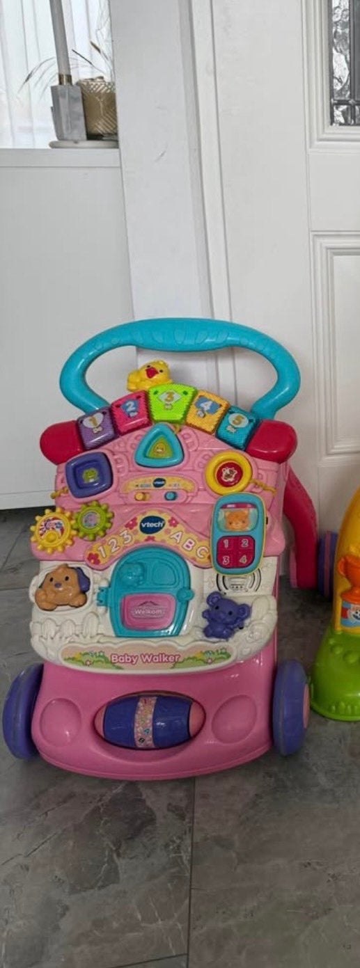 V tech loopkar roze compleet en werkend, Kinderen en Baby's, Speelgoed | Vtech, Ophalen, Zo goed als nieuw, 6 maanden tot 2 jaar