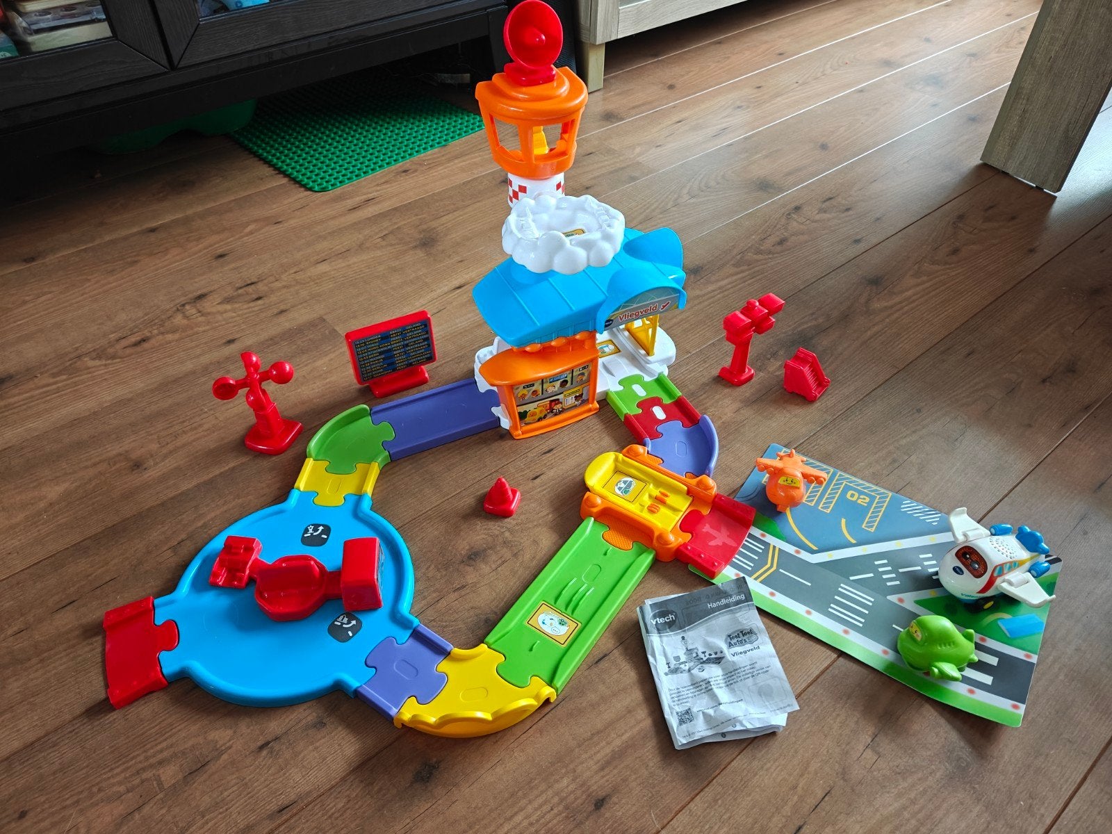 VTech Toet Toet Auto's Luchthaven en Brandweerkazerne, Ophalen, Gebruikt, 6 maanden tot 2 jaar