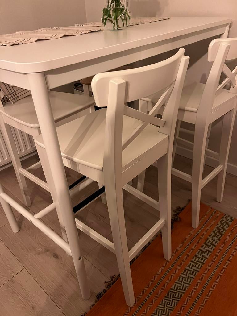 Table with 2 bar chair, Ophalen, Zo goed als nieuw, Rechthoek