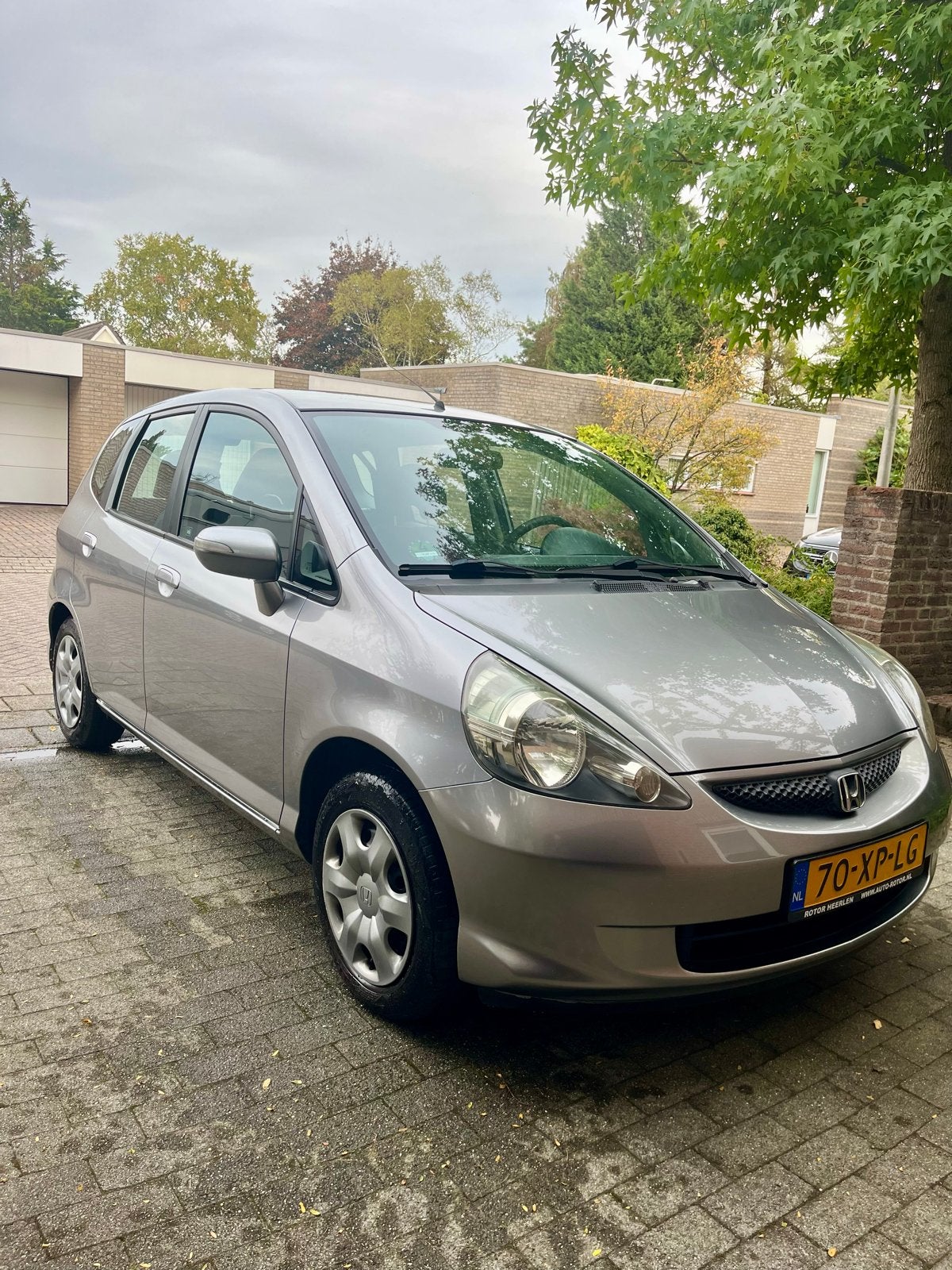 Honda Jazz 1.4 I 2007 Grijs, Auto's, Voorwielaandrijving, 450 kg, 40 €/maand, 4 cilinders