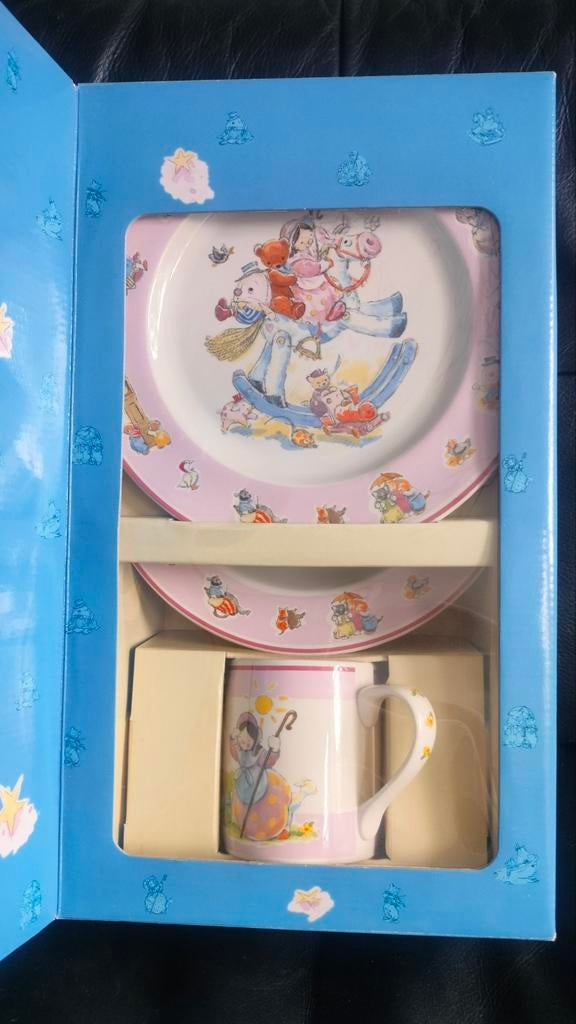 Kinder Servies Set - Bord, Diep Bord en Beker, Ophalen of Verzenden, Aardewerk, Overige stijlen, Bord(en)
