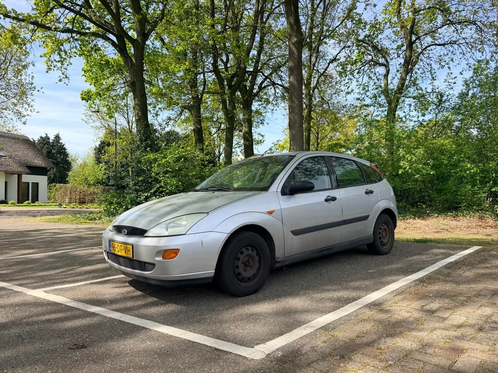 Ford Focus 1.6 I 1999 Grijs, Auto's, 1596 cc, 100 pk, 49 €/maand, 1200 kg