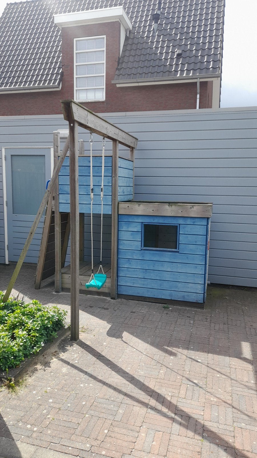 Speelhuis met schommel, zandbak en klimwand, Ophalen, Gebruikt, Schommel