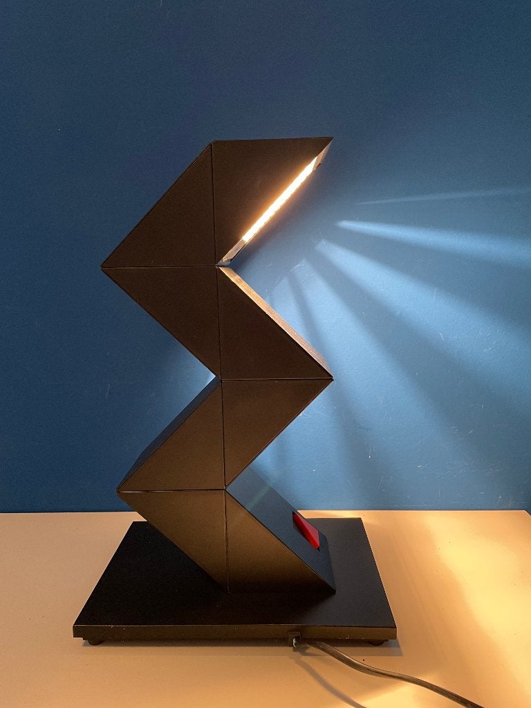 Retro  Shui L. D. Chan ZigZag (1980-1990) tafellamp zwart, Overige merken, Inclusief lichtbron, Overige fittingen, Zo goed als nieuw