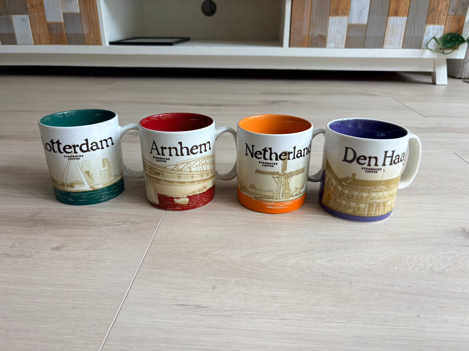 Starbucks city mugs - Nederlandse steden, Ophalen of Verzenden, Zo goed als nieuw, Wit