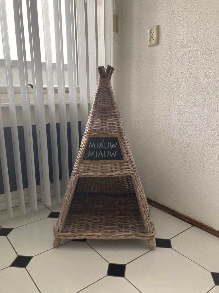 Kattenmand piramide, Ophalen, Zo goed als nieuw, Riet