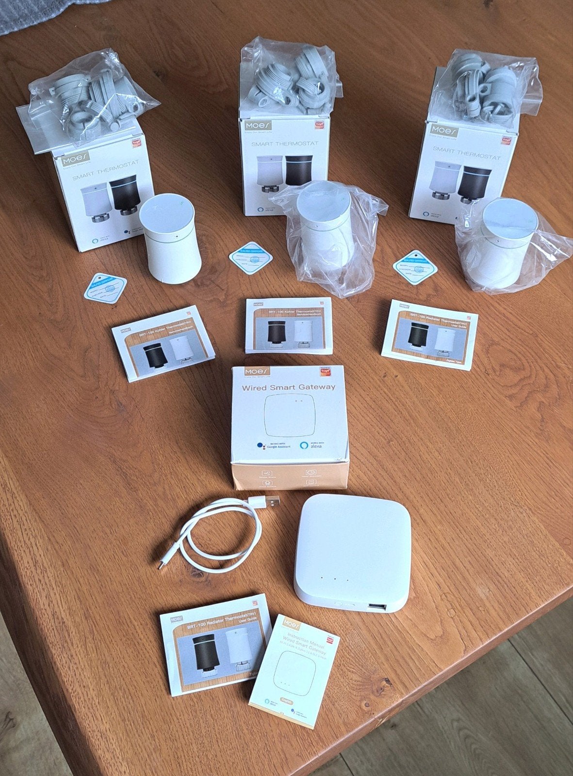 Moes Smart Thermostaat & Gateway Set - als nieuw, Ophalen of Verzenden, Zo goed als nieuw, Thermostaat, Hoog rendement (Hr)