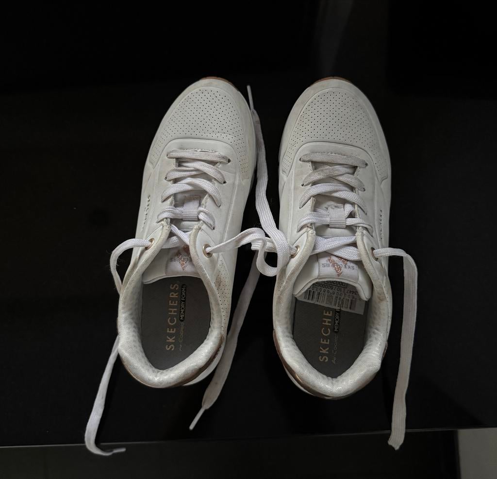 Skechers Air-Cooled Memory Foam Sneakers Maat 34, Wit, Ophalen of Verzenden, Sneakers of Gympen, Zo goed als nieuw