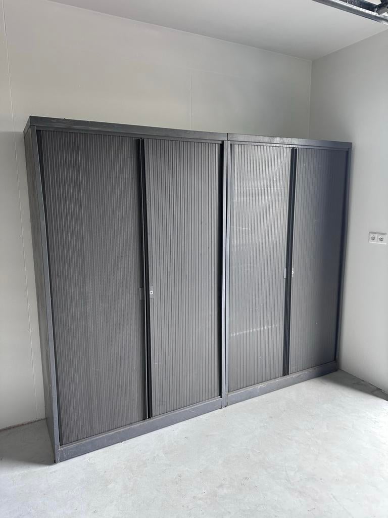 2x Metalen archiefkast met roldeuren - Grijs, Ophalen, Gebruikt, 100 tot 150 cm, Meerdere deuren