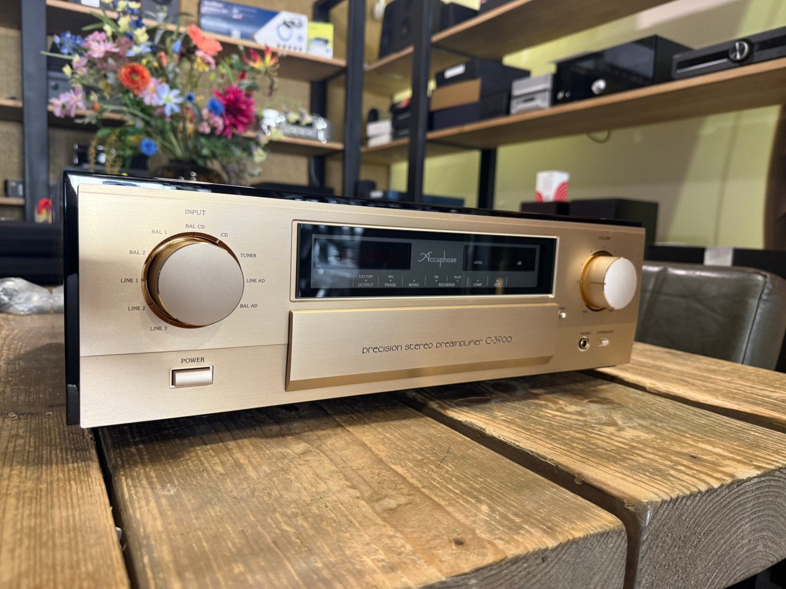 Accuphase C3900, Audio, Tv en Foto, Overige merken, Nieuw, Ophalen of Verzenden, 120 watt of meer
