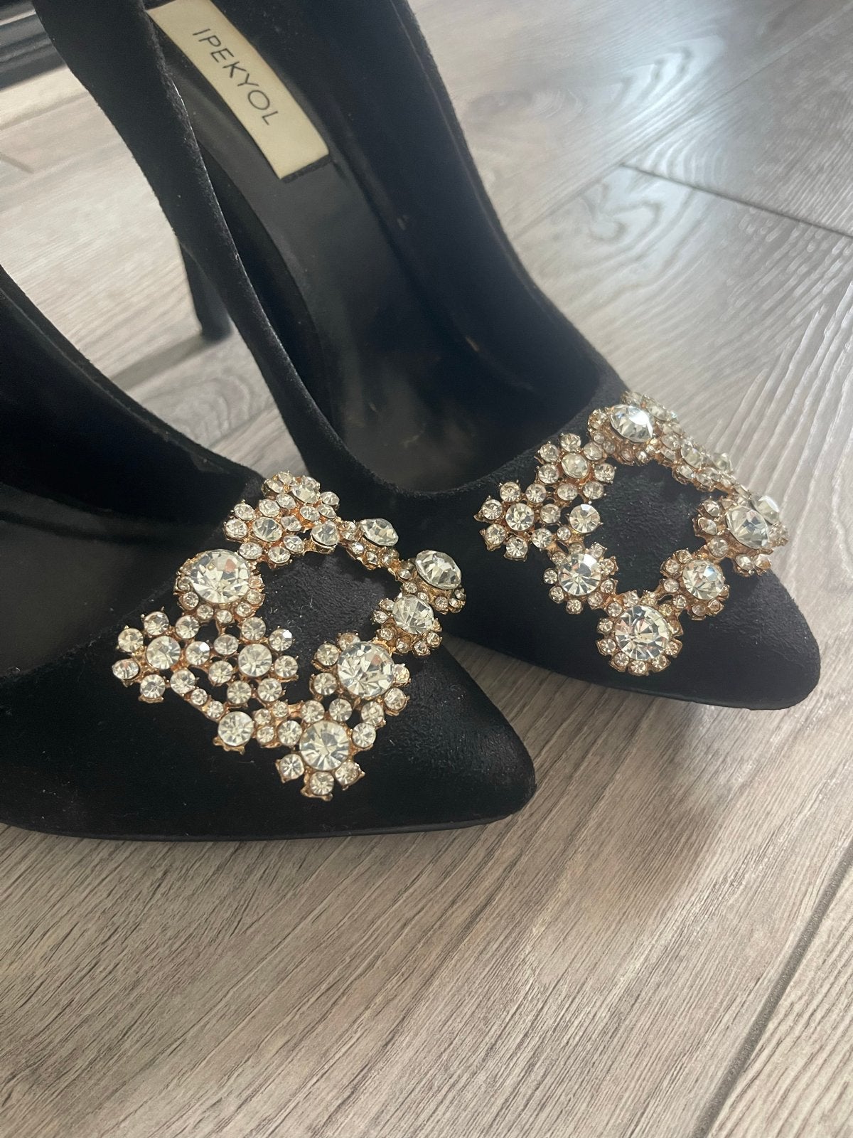 Zwarte Ipekyol pumps met strass gesp, Ophalen of Verzenden, Zo goed als nieuw, Zwart, Pumps